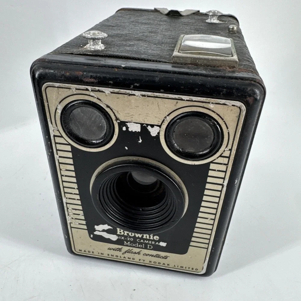 Antique Cameras Lot Of 2 Brownie Reflex Synchro & Six-20 w/Film & Carrying‎ Case